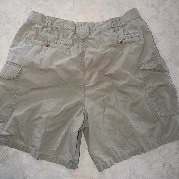 Columbia Shorts Cargo Men’s Khaki Size 38 Outdoor Hiking Trail Casual Utility - Picture 2 of 9